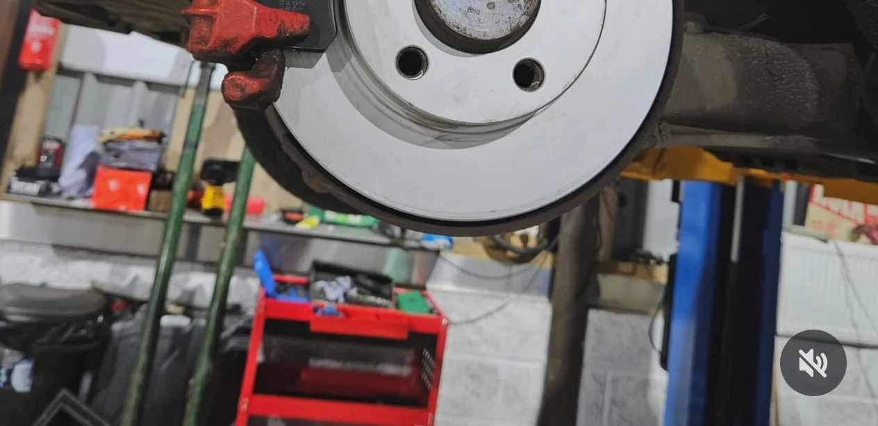 Audi A1 — Front Discs & Pads Replacement
