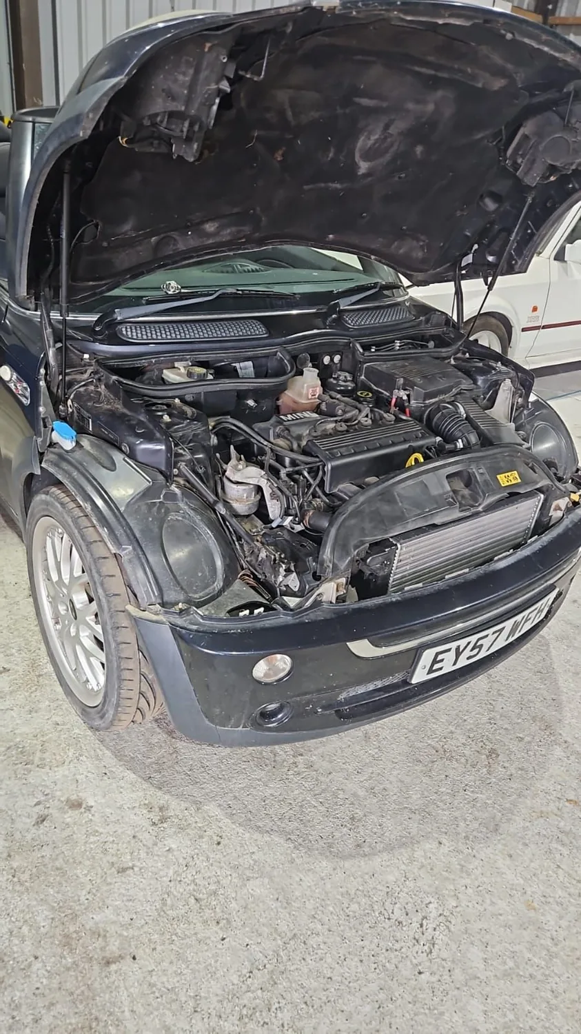 MINI Cooper S R53 — engine bay